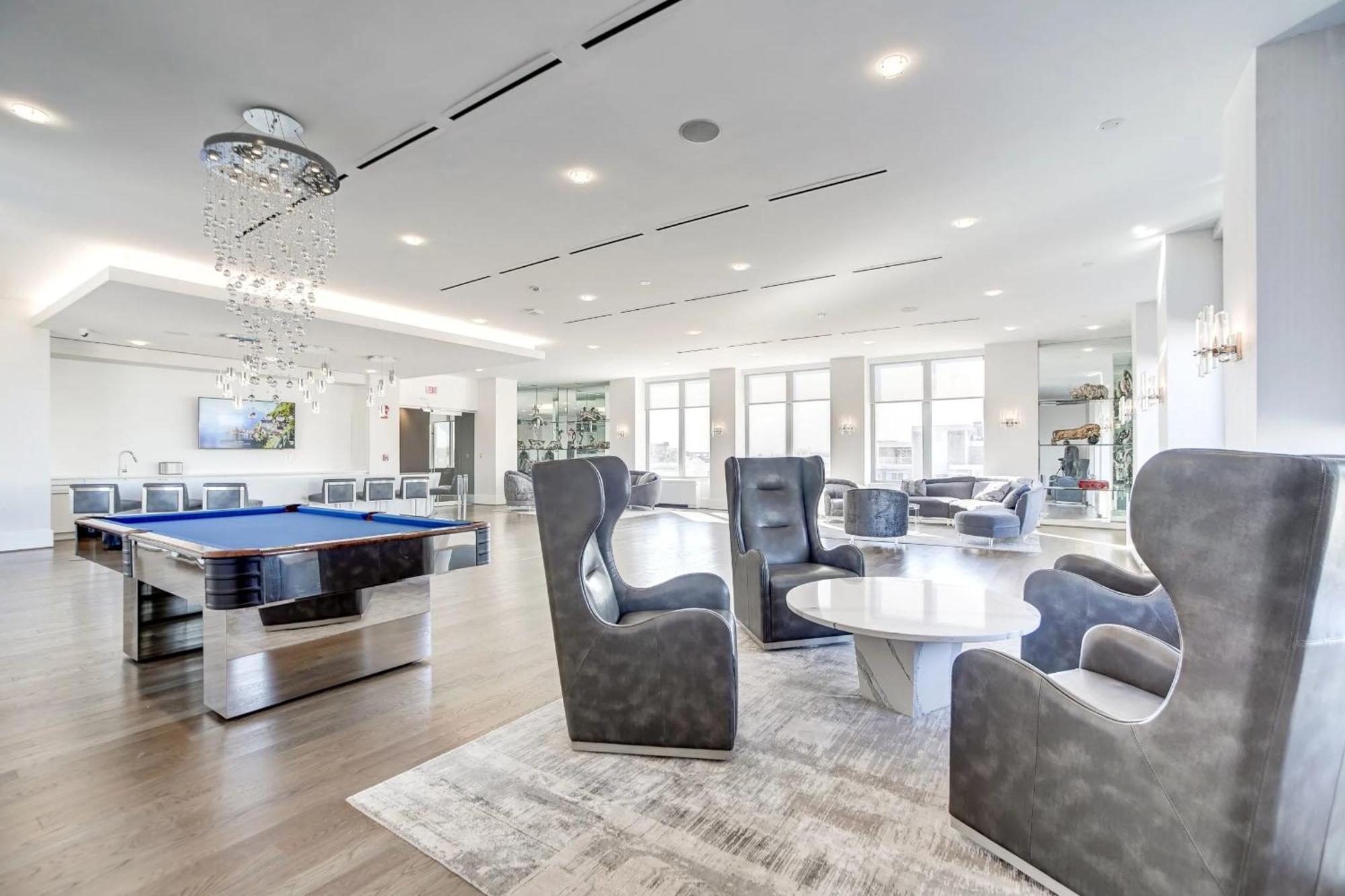 Sensational Condominium @Crystal City Arlington Exteriör bild