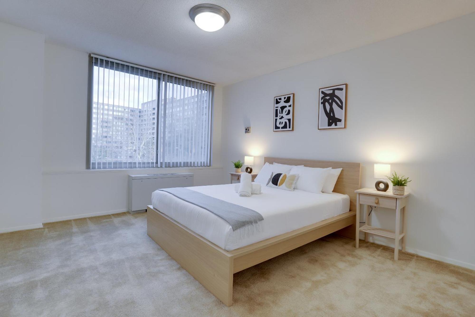 Sensational Condominium @Crystal City Arlington Exteriör bild